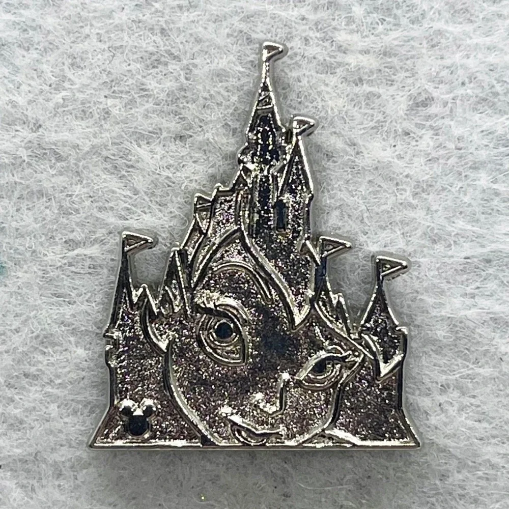 🔮 5/$25 Disney Magic Kingdom Tinker Bell Chaser Pin‎